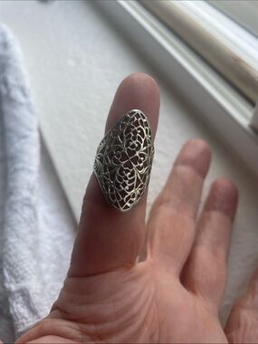 Delicate Silver Filigree Oval Statement Ring - Women Jewelry